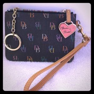 💯Dooney & Bourke small wristlet. Never used.